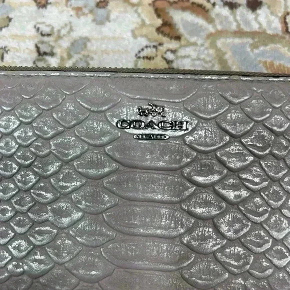 Coach Wallet Accordion Zip Embossed Leather Gray Color - Picture 2 of 9